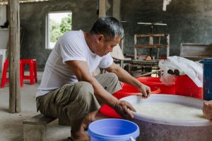 Making paper with Zó Project, Vietnam