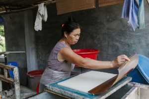 Making paper with Zó Project, Vietnam